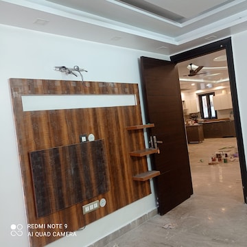 Master Bedroom in 3 BHK Builder Floor at Kohli One Malibu Town, Sector 47 – for Rent