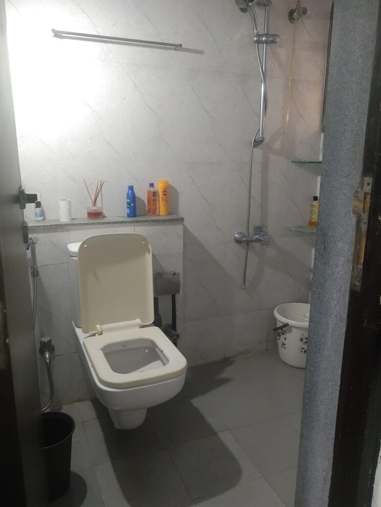 Bathroom, disha-eternia 1 Bedroom 600 Sq.Ft. Apartment In Viman Nagar Pune 7945511