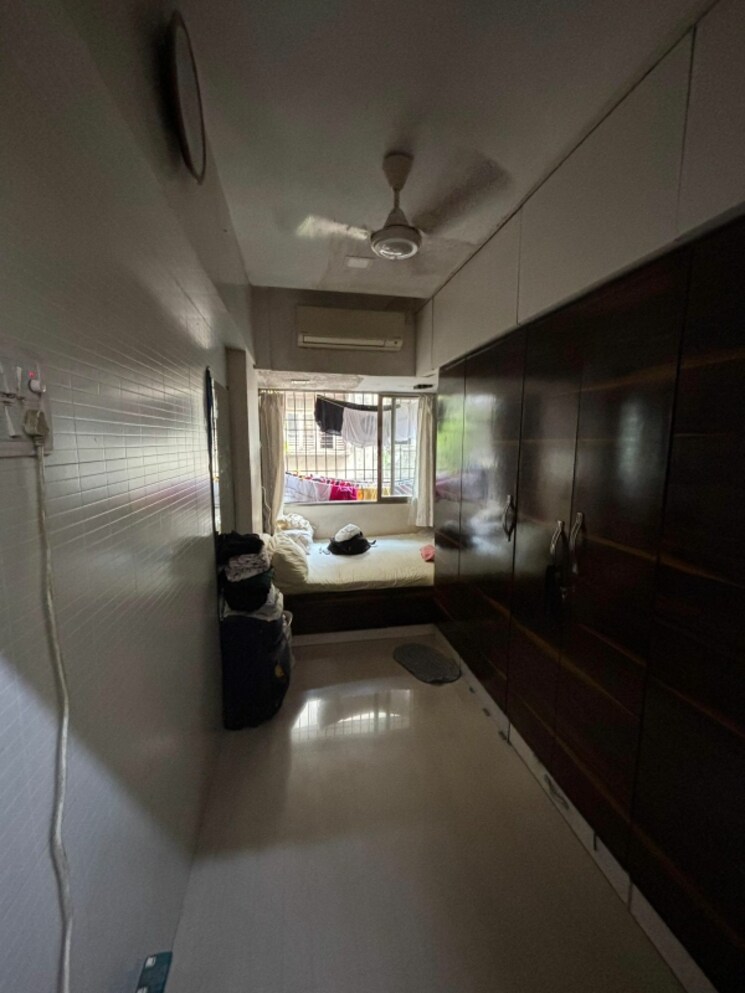  Parking, babubhai-chs 2 Bedroom 600 Sq.Ft. Apartment In Khar West Mumbai 7945567