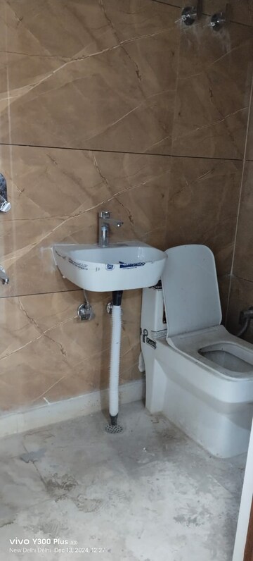 Master Bedroom in 1 BHK Builder Floor at Govindpuri – for Sale