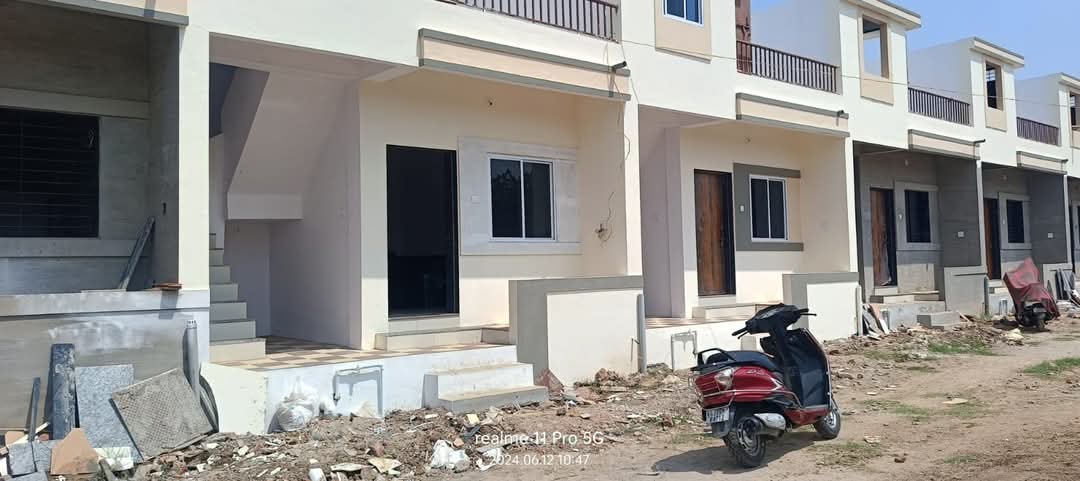 Plot For Sale in Neelkanth Vatika