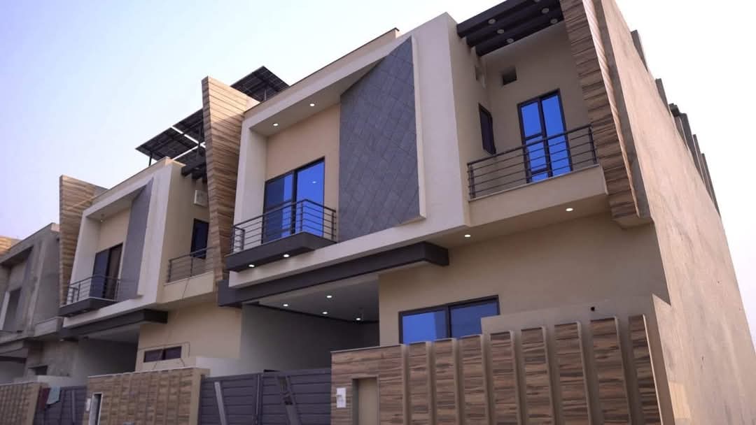 Plot For Sale in Select City Residency