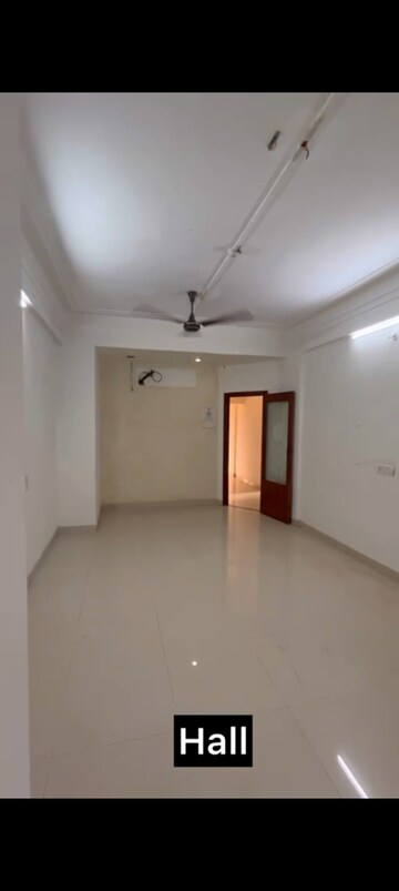 Master Bedroom in 3 BHK Apartment at Khar West – for Rent