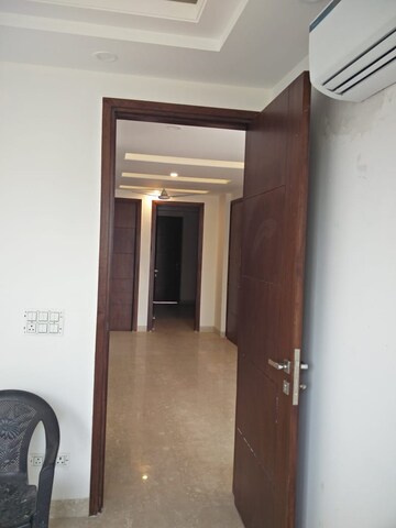 Room in 3 BHK Builder Floor at Lajpat Nagar 4 – for Rent