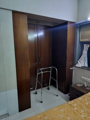 Master Bedroom in 3 BHK Apartment at Khar West – for Rent