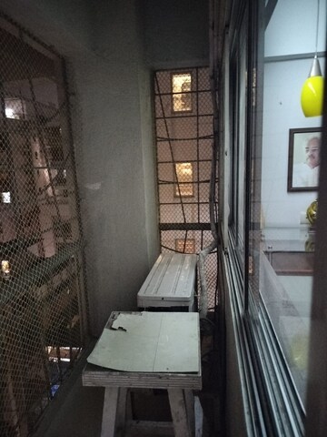 Master Bedroom in 3 BHK Apartment at Khar West – for Rent