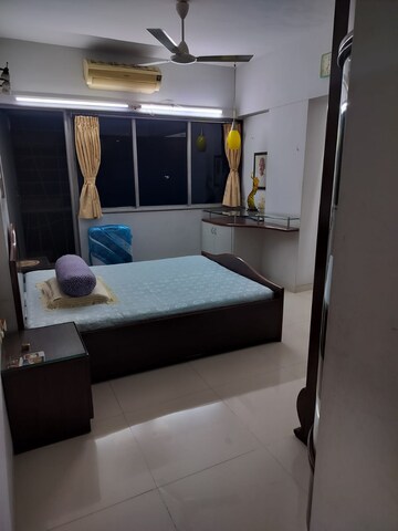 Master Bedroom in 3 BHK Apartment at Khar West – for Rent