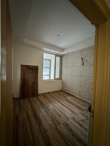 Room in 3 BHK Independent House at Sector 10 – for Rent