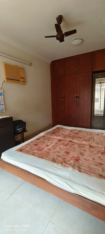 Bedroom in 3 BHK Apartment at Santacruz West – for Rent