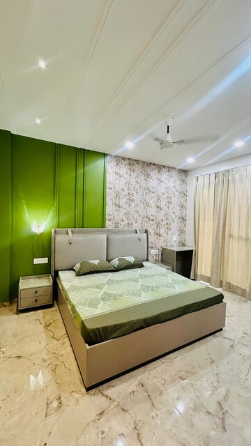 Master Bedroom in 4 BHK Apartment at Gomti Nagar – for Rent