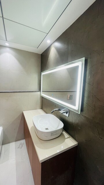Bathroom in 4 BHK Apartment at Gomti Nagar – for Rent