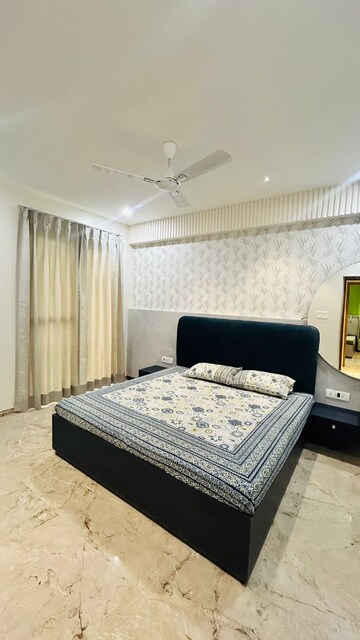 Bedroom in 4 BHK Apartment at Gomti Nagar – for Rent