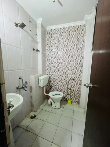 2 BHK Builder Floor For Rent in Paryavaran Complex