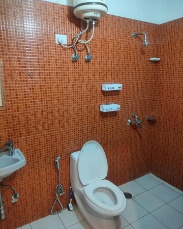 Bathroom in 1 RK Builder Floor at Shastri Nagar – for Rent