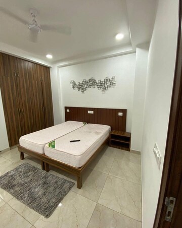 Bedroom in 2.5 BHK Builder Floor at Shastri Nagar – for Rent