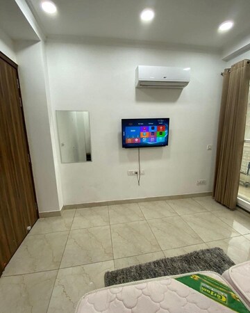 Bedroom in 2.5 BHK Builder Floor at Shastri Nagar – for Rent