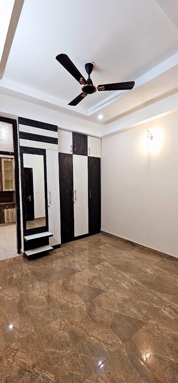Room in 3 BHK Builder Floor at Niti Khand – for Sale