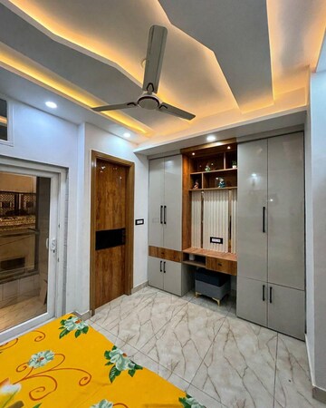 Master Bedroom in 2.5 BHK Builder Floor at Shastri Nagar – for Rent