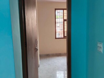 Room in 3 BHK Builder Floor at Shastri Nagar – for Rent