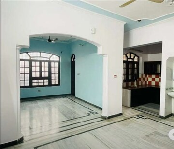 Room in 2 BHK Independent House at Gomti Nagar – for Rent