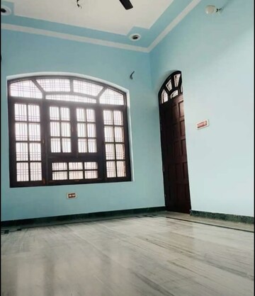 Room in 2 BHK Independent House at Gomti Nagar – for Rent