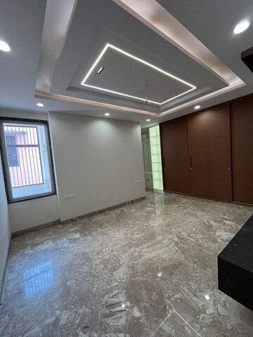 Master Bedroom in 3 BHK Apartment at Paschim Vihar – for Rent