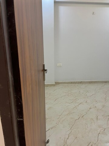 Room in 3 BHK Apartment at Migsun Ultimo, Omicron Iii Greater Noida – for Sale