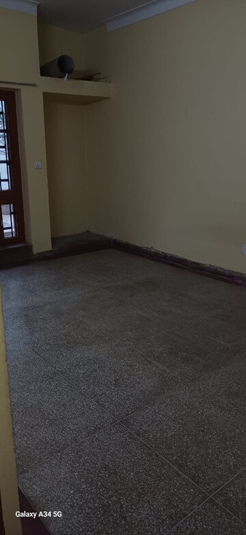 Room in 3 BHK Apartment at Adani Oyster Greens, Sector 102 – for Rent