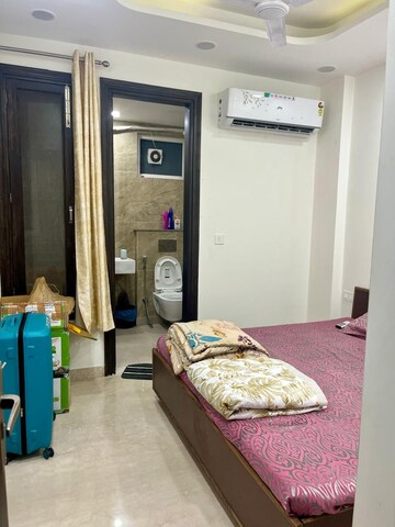 Bedroom in 2.5 BHK Apartment at Paschim Vihar – for Rent