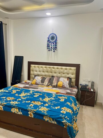 Bedroom in 2.5 BHK Apartment at Paschim Vihar – for Rent