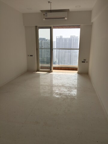 Room in 3 BHK Apartment at Ekta Tripolis, Goregaon West – for Sale