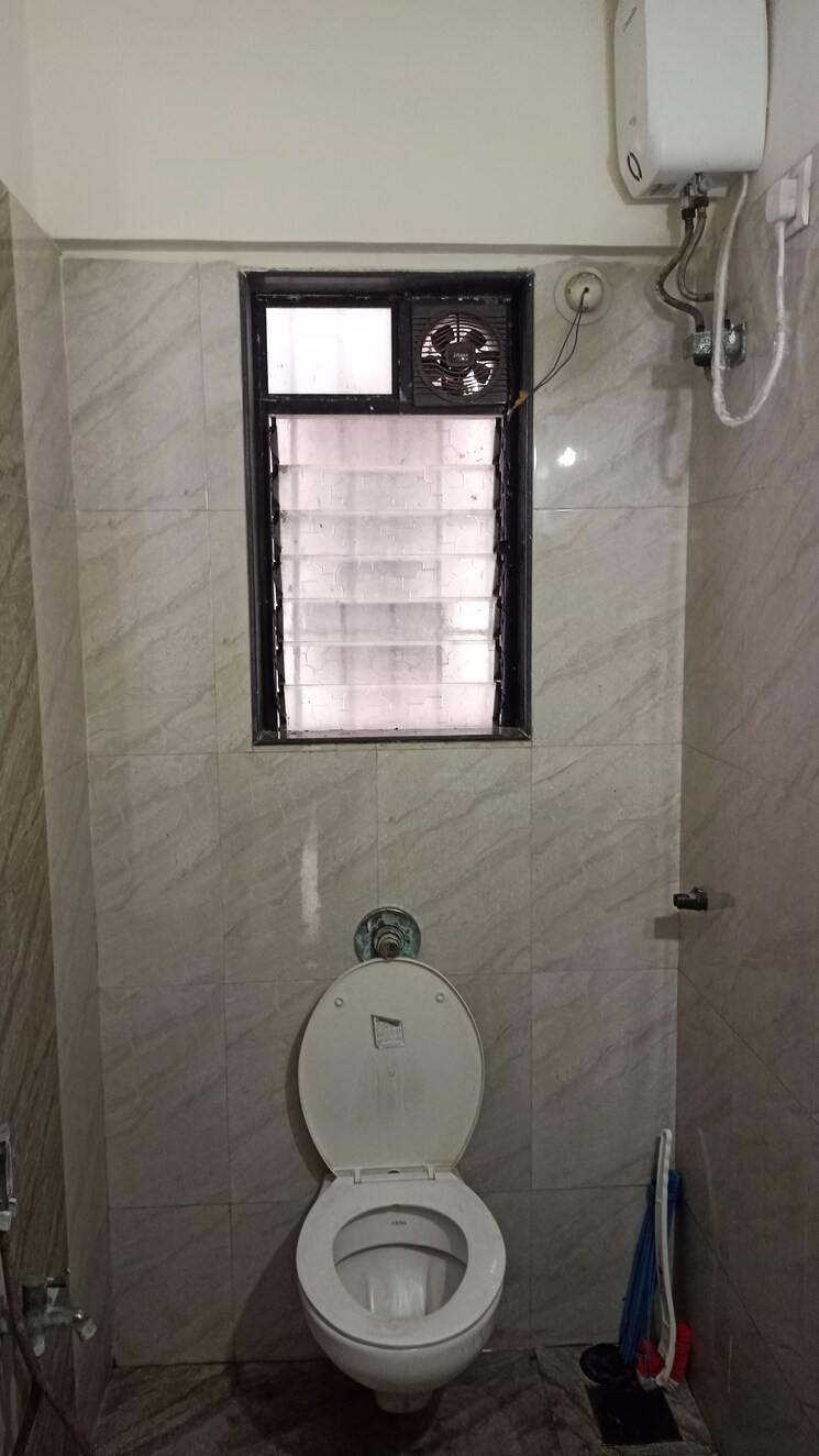 Bathroom, riddhi-siddhi-heights-goregaon-west 1 Bedroom 400 Sq.Ft. Apartment In Goregaon West Mumbai 7945941
