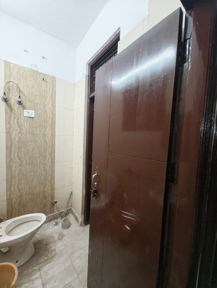 Bathroom, urbtech-xaviers 6+ Bedroom 4800 Sq.Ft. Apartment In Sector 168 Noida 7945970