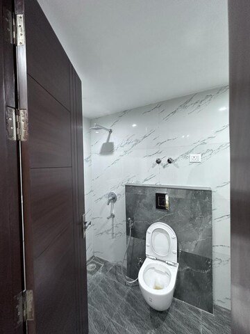 2 BHK Builder Floor For Rent in Chattarpur