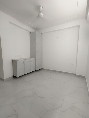 Room in 4 BHK Builder Floor at Chattarpur – for Rent