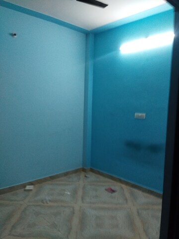 Room in 1.5 BHK Independent House at Kamta – for Rent