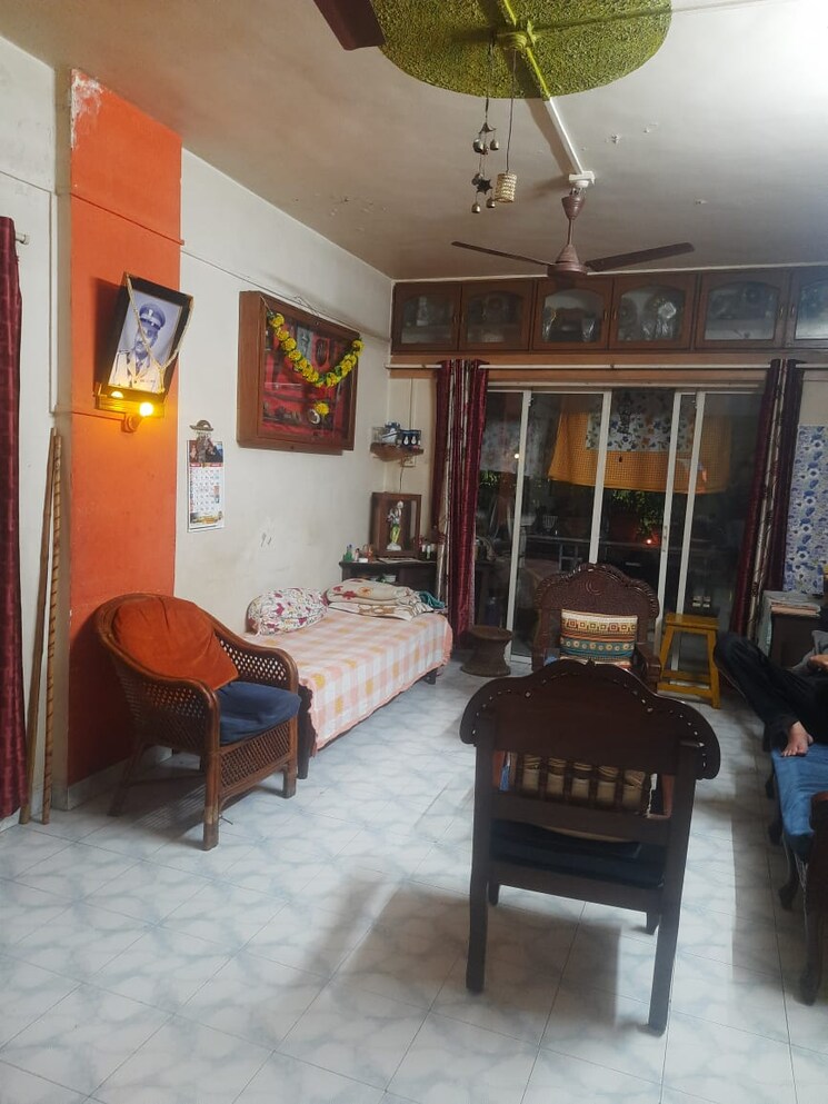 Living Room, sarala-apartments-model-colony 3 Bedroom 1250 Sq.Ft. Apartment In Model Colony Pune 7945996