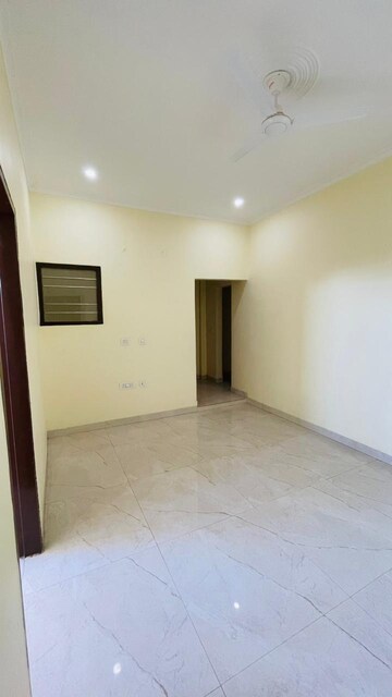 1.5 BHK Apartment For Rent in Sector 27