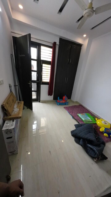 Room in 3 BHK Builder Floor at Sector 7 – for Sale