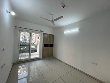 2 BHK Apartment For Rent in Mahagun Mywoods, Sector 16c Greater Noida