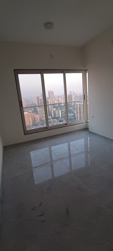 Room in 2.5 BHK Apartment at Bharat Arize, Goregaon West – for Rent