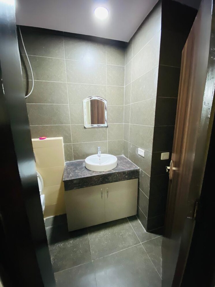 Bathroom, paras-irene 3 Bedroom 1830 Sq.Ft. Apartment In Sector 70a Gurgaon 7946243