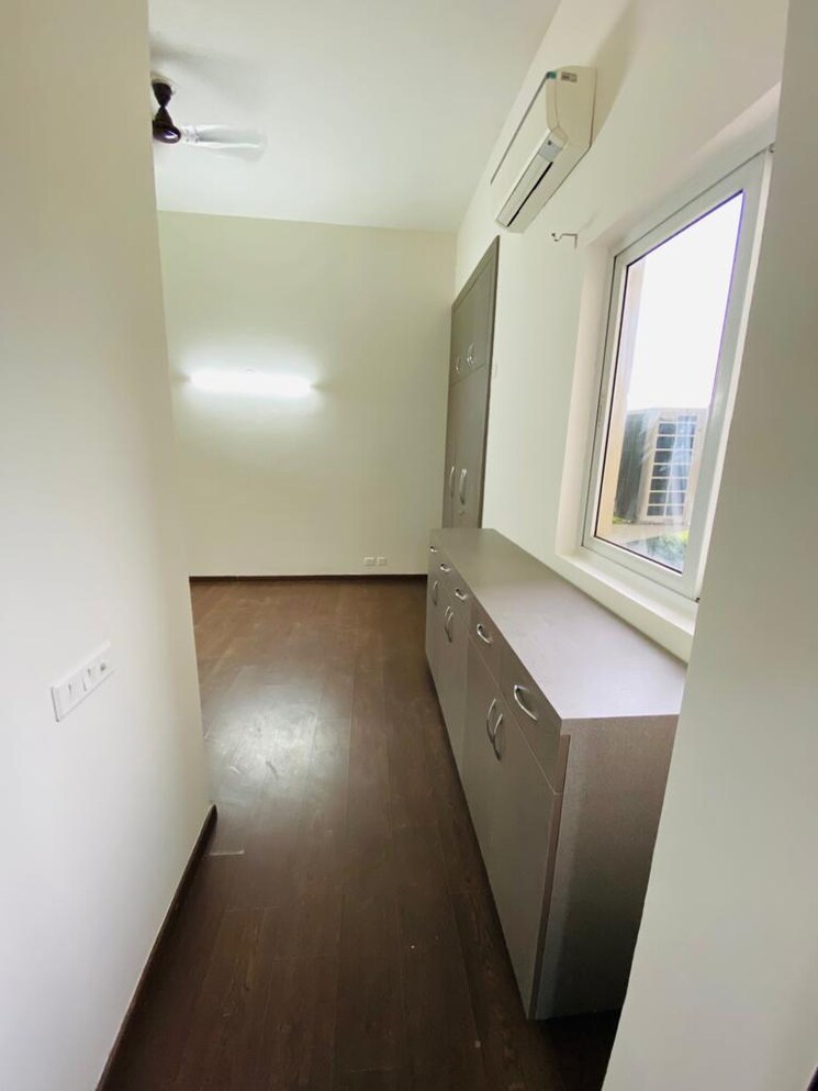 Room, paras-irene 3 Bedroom 1830 Sq.Ft. Apartment In Sector 70a Gurgaon 7946243