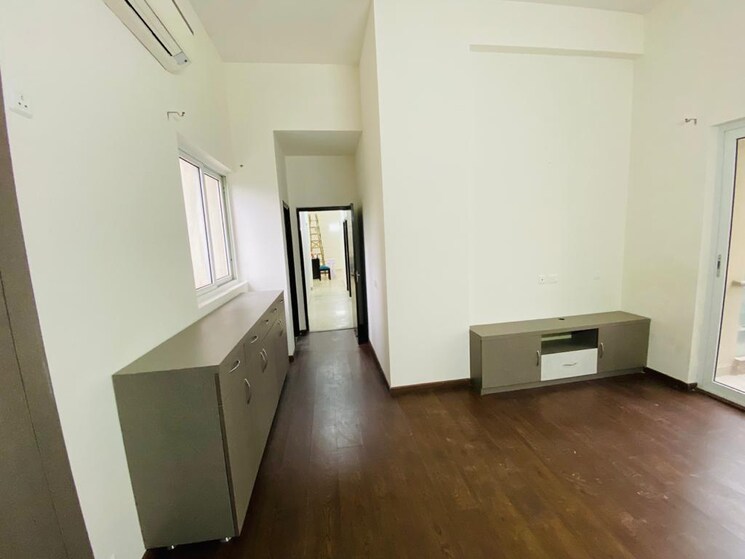 Room, paras-irene 3 Bedroom 1830 Sq.Ft. Apartment In Sector 70a Gurgaon 7946243