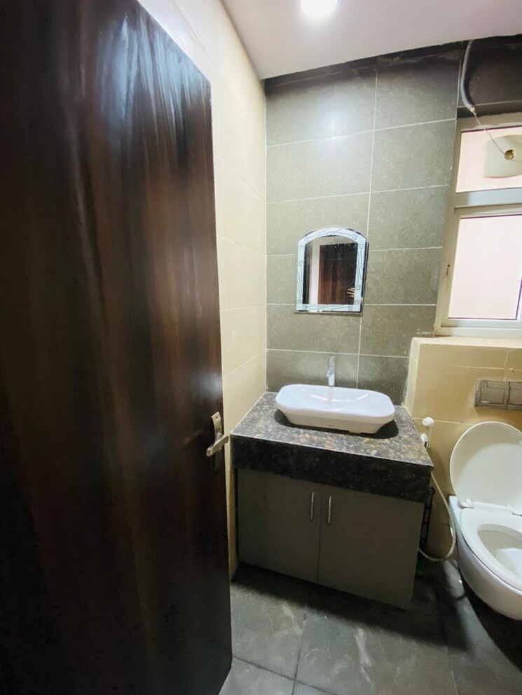 Bathroom, paras-irene 3 Bedroom 1830 Sq.Ft. Apartment In Sector 70a Gurgaon 7946243