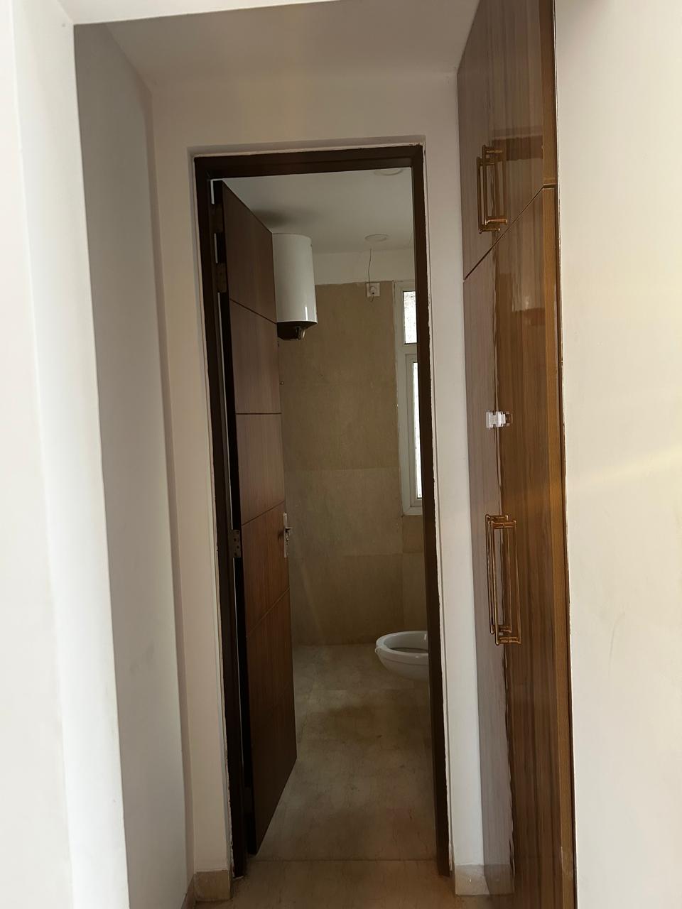 3.5 BHK + Servant Room Apartment For Sale in Sector 111