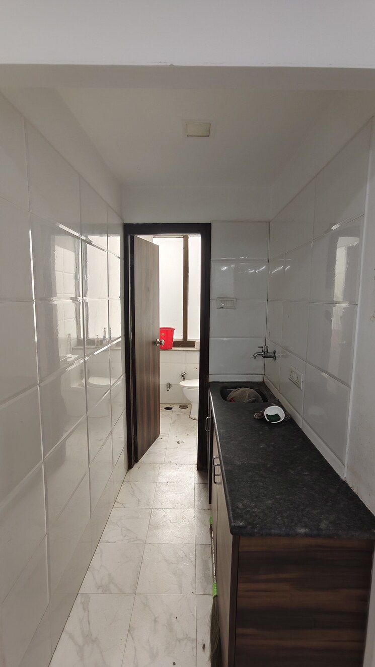 undefined, netaji subhash place Commercial Office Space 600 Sq.Ft. In Netaji Subhash Place Delhi 7946432