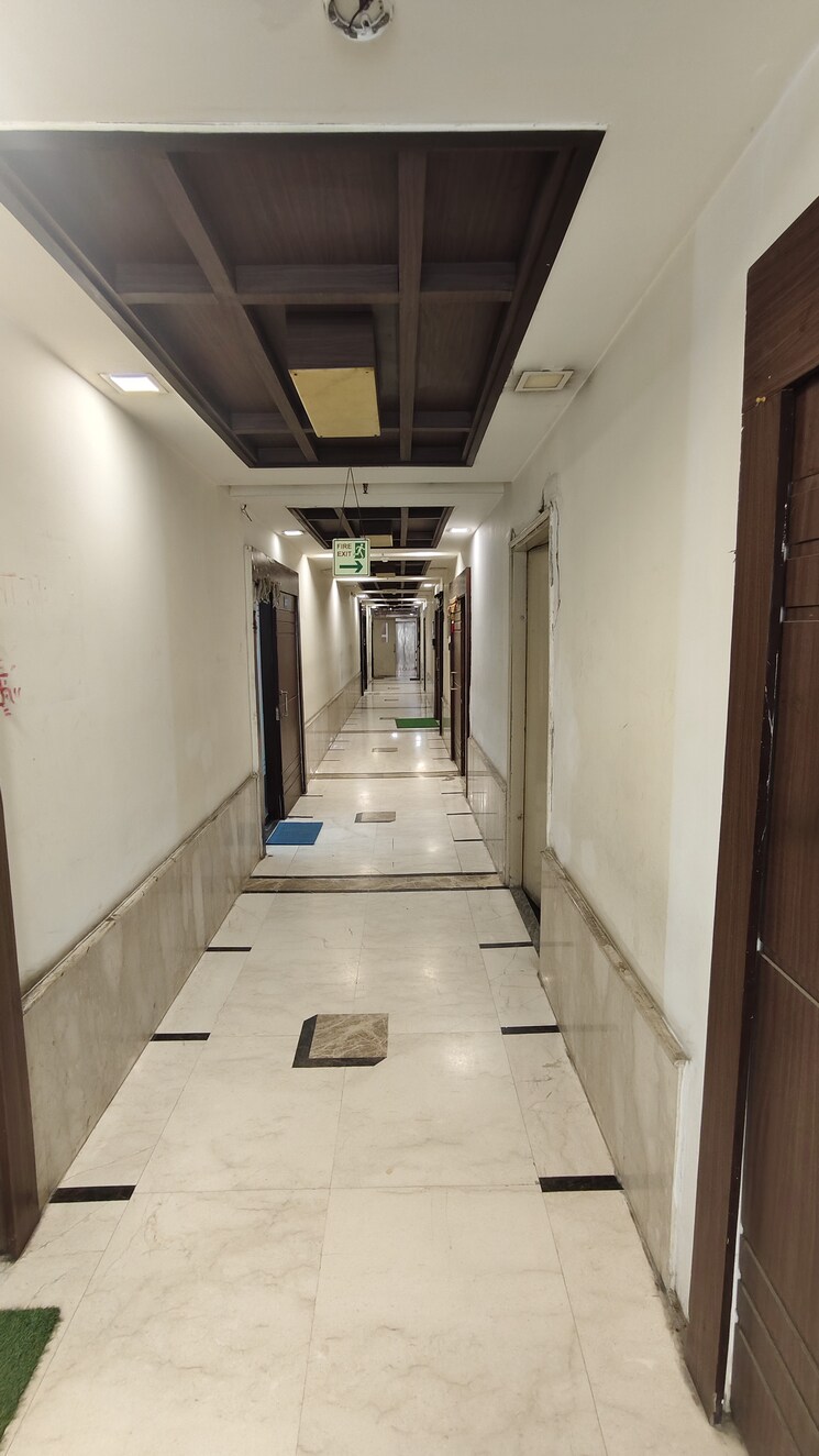 undefined, netaji subhash place Commercial Office Space 600 Sq.Ft. In Netaji Subhash Place Delhi 7946432