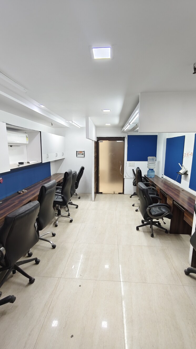 Team Area, netaji subhash place Commercial Office Space 600 Sq.Ft. In Netaji Subhash Place Delhi 7946432
