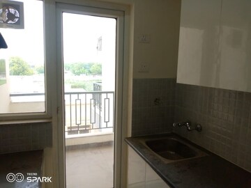 Room in 3 BHK Apartment at Breez Flora Avenue 33, Sohna Sector 33 – for Rent